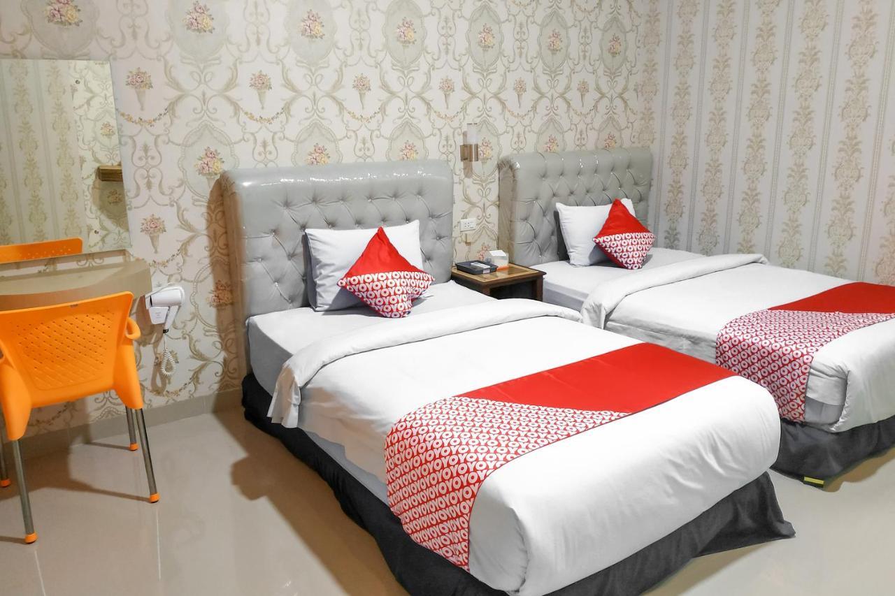 Oyo 3196 Hotel Taman Cinta Singkawang Camera foto